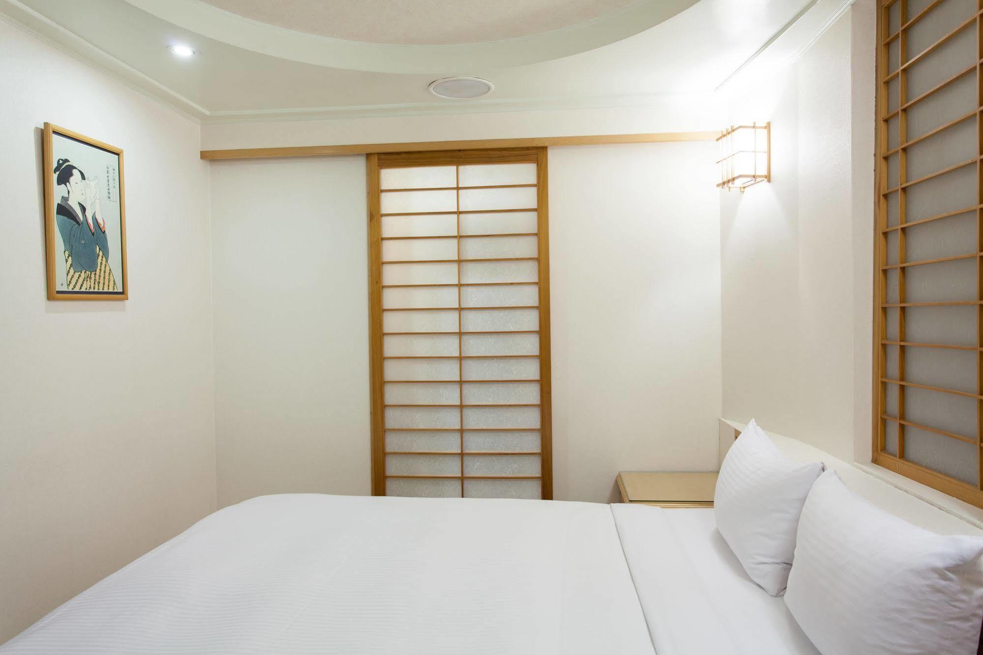 Hara Zuru Hotel Taoyuan Exterior foto