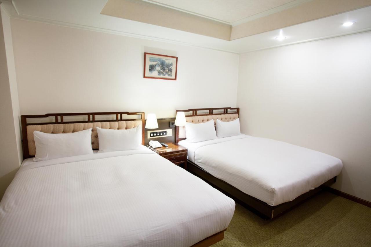 Hara Zuru Hotel Taoyuan Exterior foto